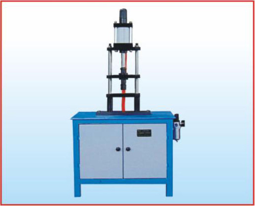 A808D型氣壓套皮輥機(jī)(可套鋁襯套)